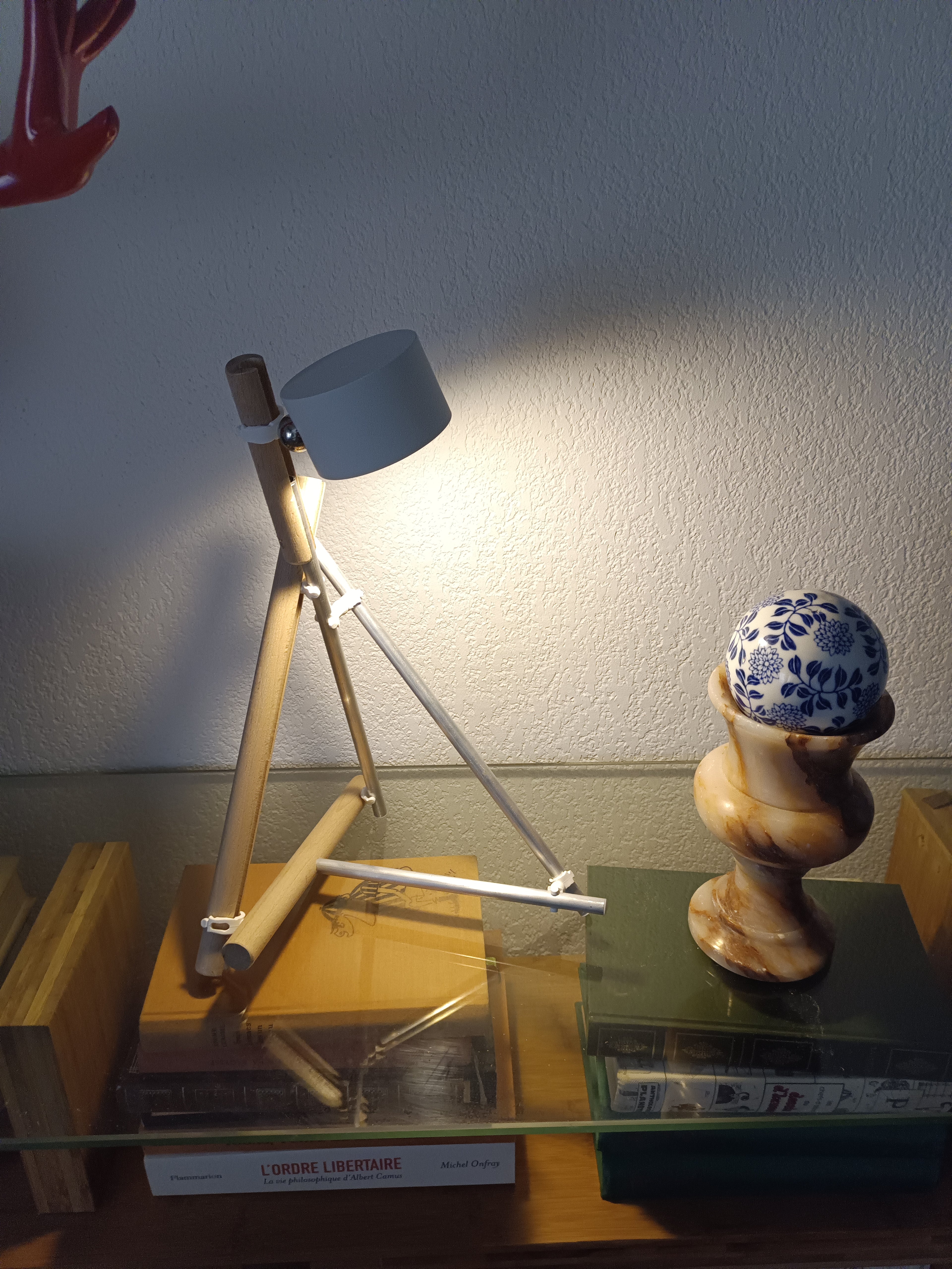 LAMPE EN BOIS ET ALUMINIUM
