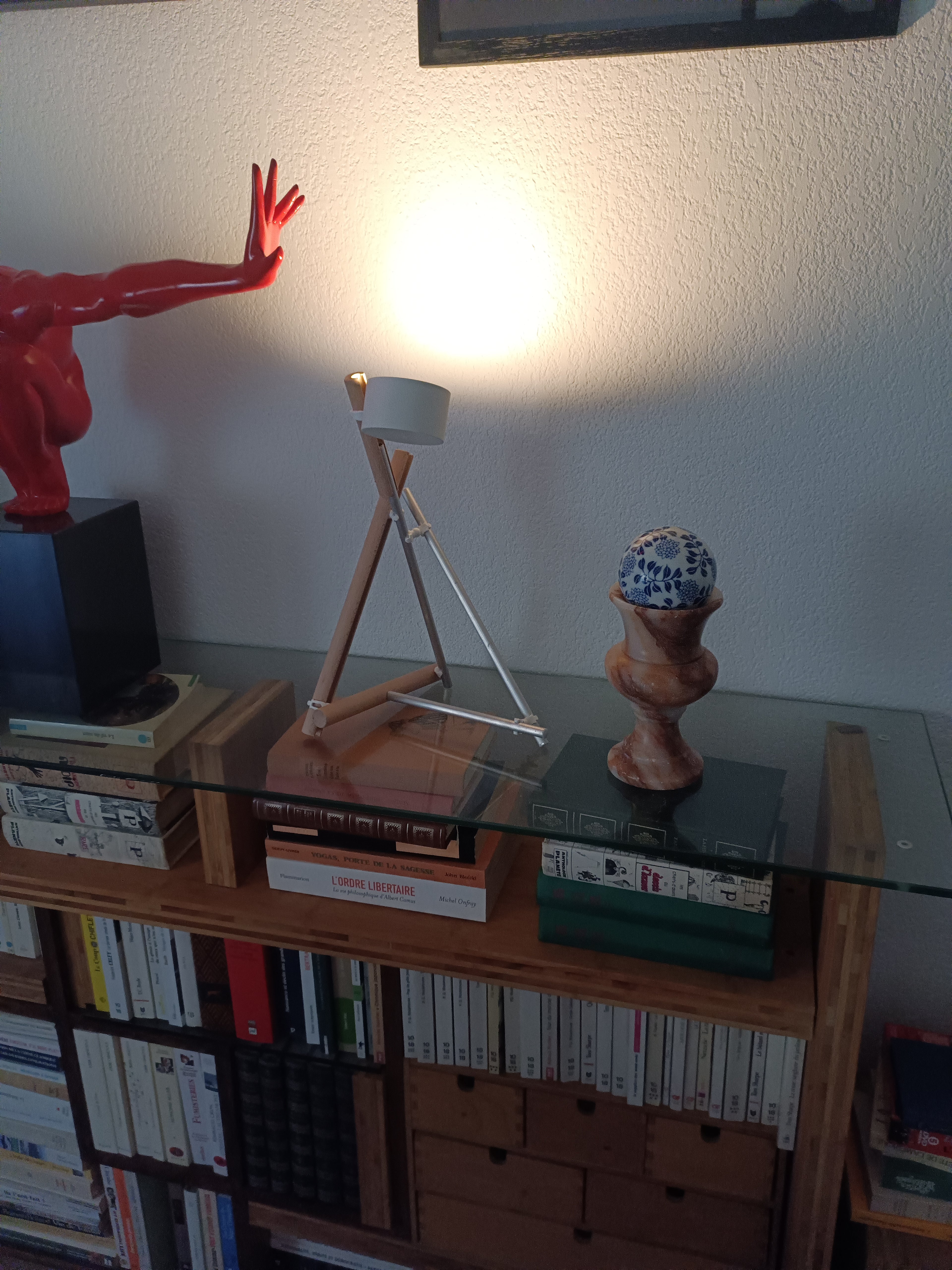 LAMPE A POSER  DESIGN